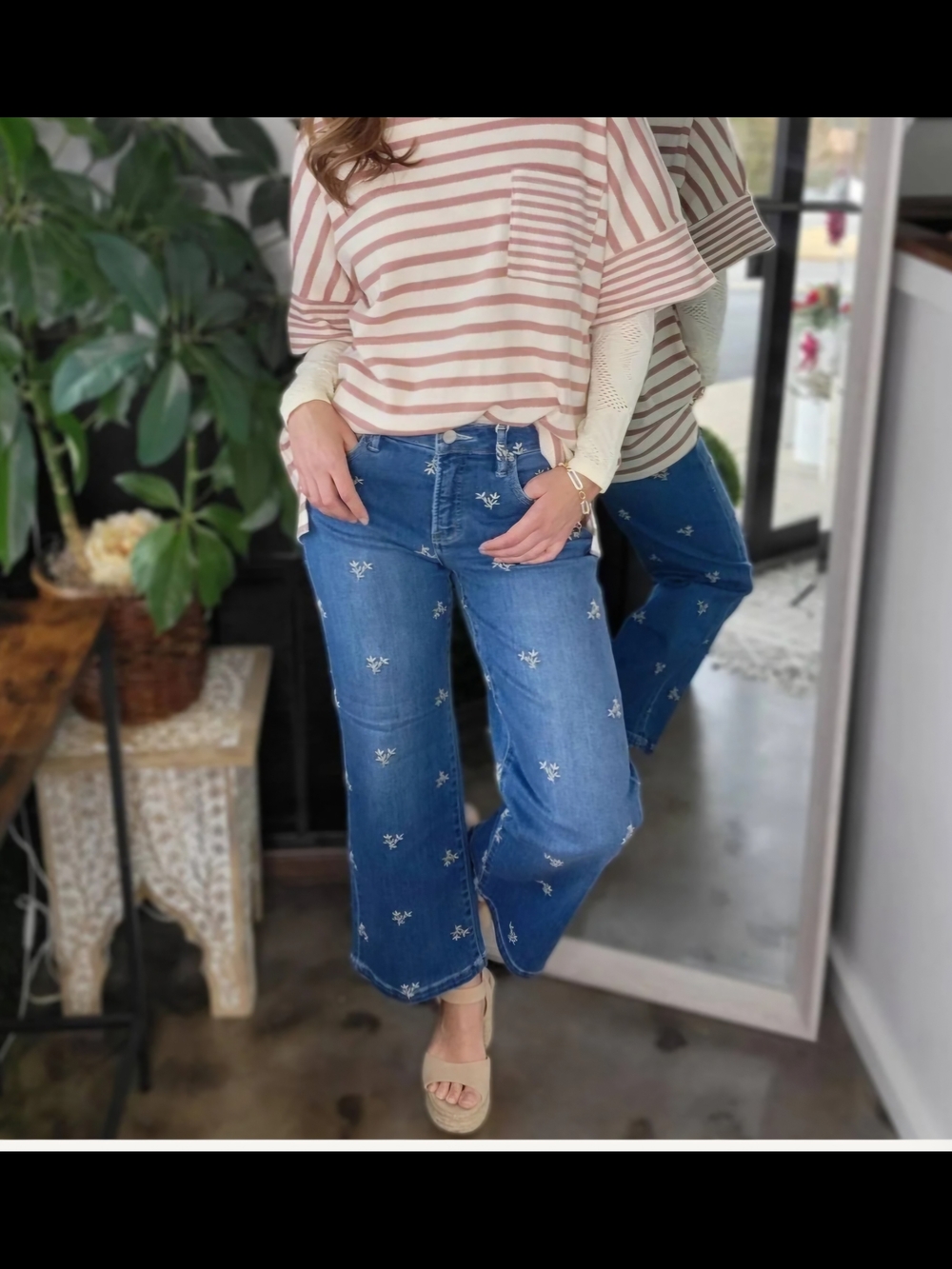 Risen - Azalea Embroidered Cropped Jeans